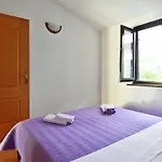 Daire Vedrana 3 Taverna By Interhome